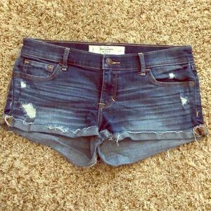 SALE! Abercrombie & Fitch Shorts - Size 27(4)